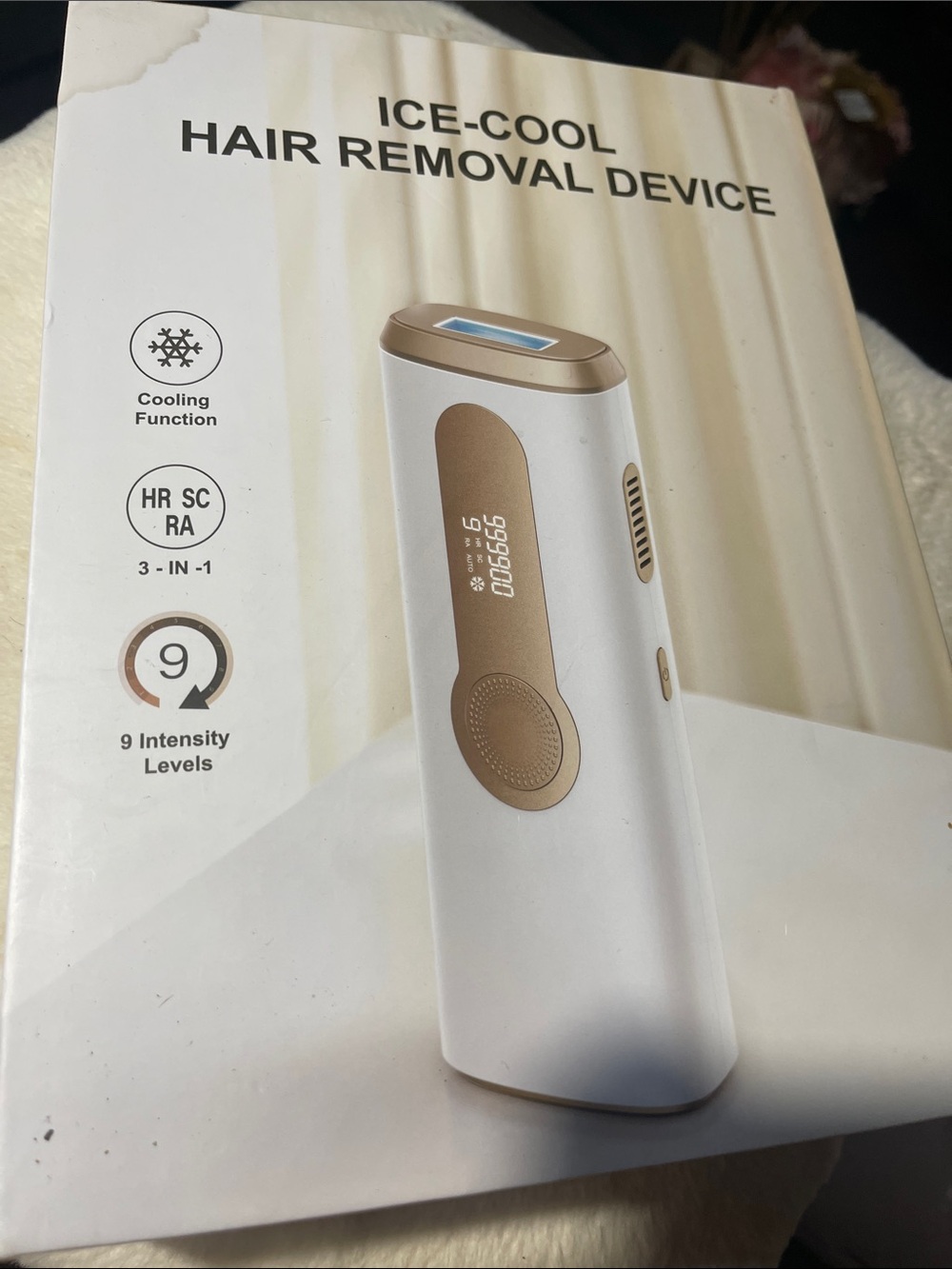 Ice-Cool Hair Removal Device in White and Gold
